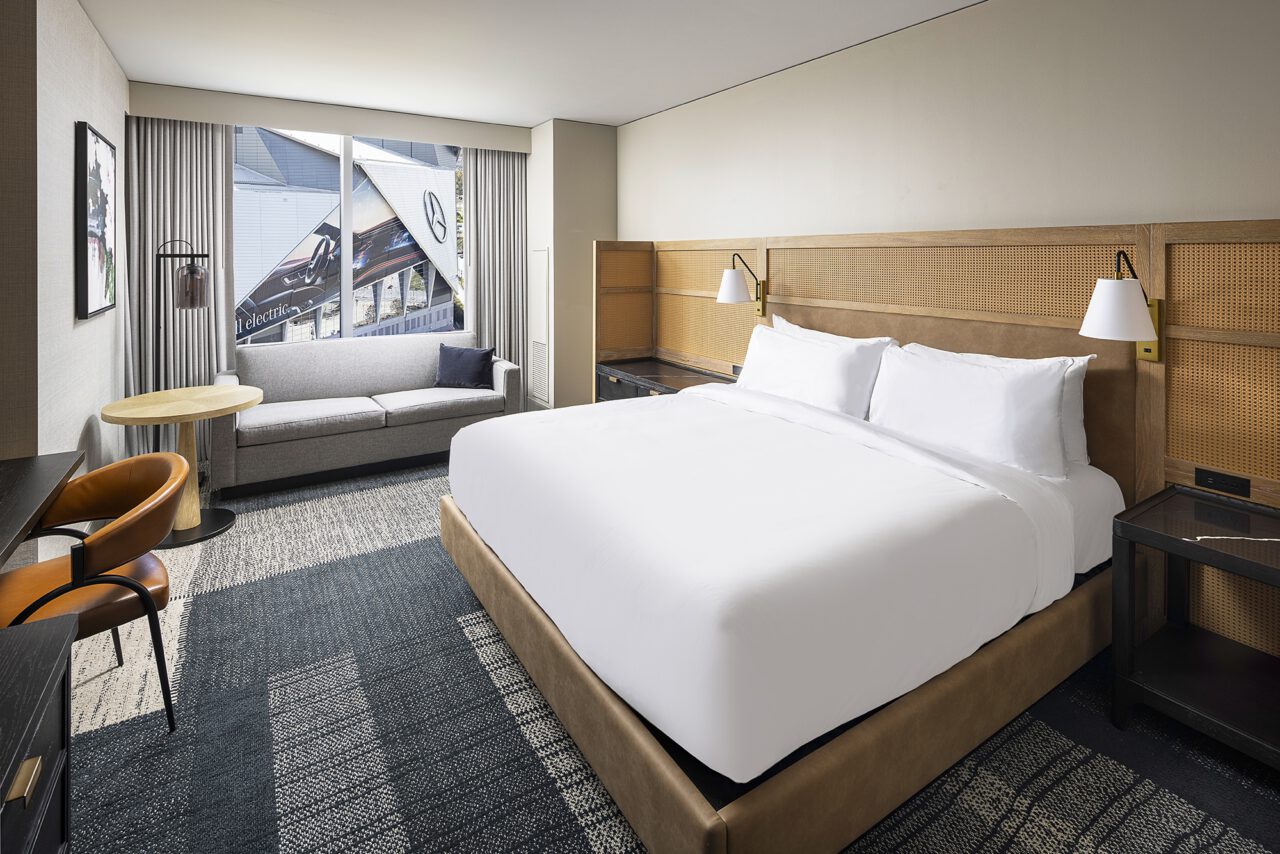 Sleeper Sofa Guest Room - Signia by Hilton Atlanta